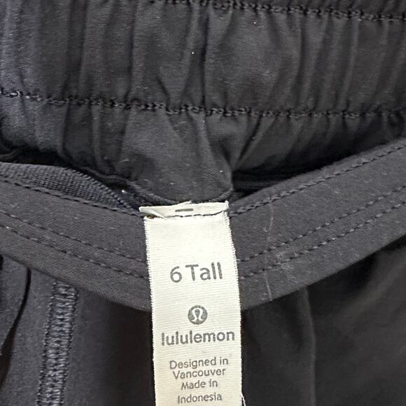 LULULEMON Hotty Hot Short *Long 4" Black Sz 6 {X40} - Picture 6 of 7